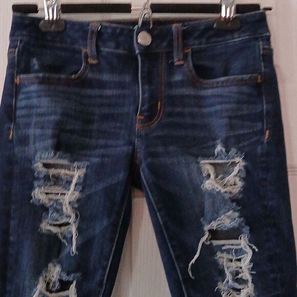 American Eagle Outfitters  360 Super Stretch distressed jeggings  Sz 2 NWOT - Picture 4 of 10